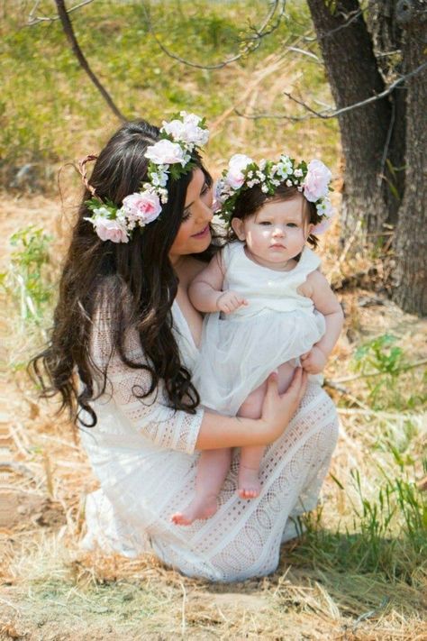 Mother And One Year Old Daughter Photoshoot, Floral Mommy And Me Pictures, 1st Mother’s Day Photoshoot, Mother’s Day Photo Shoot With Toddler, Mom Baby Pictures, Mom And Daughter Garden Photoshoot, Mom Daughter Matching Dresses, Baby Diary, Mommy Daughter Photos