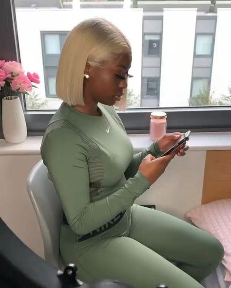 Bob Wigs Black Women, Blonde Bob Black Women, Middle Part Bob Wig, Bob Black, Color Streaks, Lace Fronts, Bob Lace Front Wigs, Blonde Lace Front Wigs, 613 Blonde