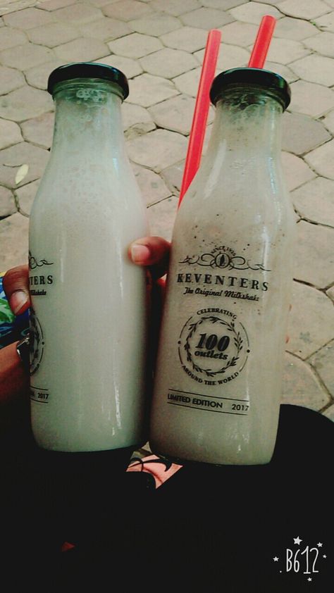 KEVENTERS!!!!❤ Keventers Snapchat Story, Food Instagram Story Ideas, Snapchat Story Ideas, Food Instagram Story, Story Ideas Instagram, Funny Instagram Captions, Drink Photography, Food Instagram, Snapchat Story