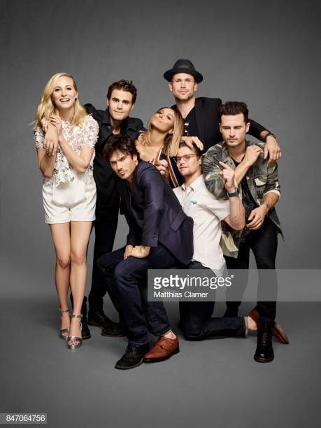 Actors Candice King Paul Wesley Ian Somerhalder Kat Graham Matt Davis Zach Roerig and Michael Malarkey from 'The Vampire Diaries' are photographed... Paul Wesley Ian Somerhalder, The Vampire Diaries Cast, Vampire Diaries Enzo, Matt Davis, Zach Roerig, Michael Malarkey, Vampire Diaries Memes, Ian Somerhalder Vampire Diaries, Vampire Diaries Poster