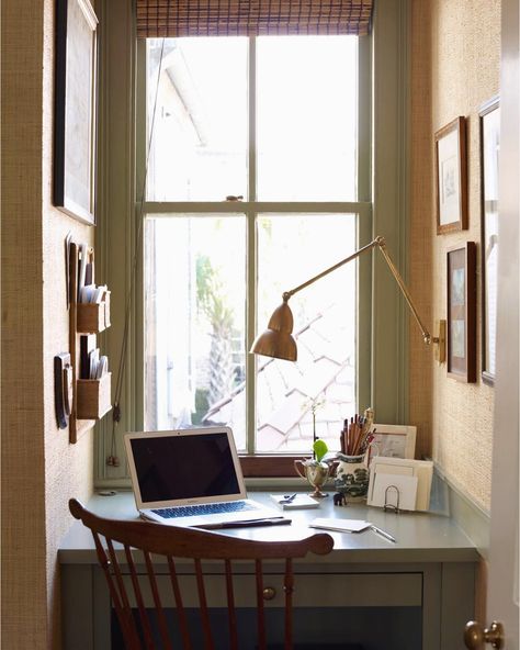 Wishing my desk still looked this cute and organized. Experiencing some serious desk chaos today. #tmdproject1 #churchstreet 📸: @francescolagnese Dormer Bedroom Ideas, Alcove Desk, Dormer Bedroom, Window Desk, Dormer Window, Desk Nook, Blue And White Home, Window Nook, Dormer Windows