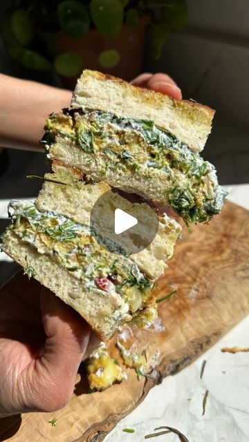 Chetna Makan on Instagram: "BETWEEN THE SLICES - Episode 12 Chickpea Sandwich, a delicious chickpea tikki with herby yogurt in focaccia! 1 tin chickpeas, drained & rinsed 1 boiled potato, mashed 1 onion, chopped  1/2 tsp salt  1/2 tsp turmeric  1/2 tsp chilli powder Fresh coriander  Mixed seeds  4 tbsp Greek yogurt  Pinch of salt Pinch of black pepper Pinch of ground cumin Fresh dill Fresh chives Fresh red chillies  Slices of focaccia  Enjoy x #chetnamakan #reels #sandwich #vegetarian #betweentheslices #healthy #lunch #reelsinstagram" Vegetarian Sandwich Ideas, Sandwich Inspiration, Seafood Sandwiches, Chickpea Sandwich, Garbanzo Bean Recipes, Vegetarian Sandwich, Chickpea Recipes, Savory Tart, Vegan Sandwich