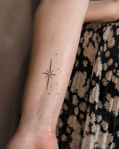 Best Star Tattoos, Star Tattoo Ideas, Small Star Tattoos, Tattoo Tips, Nautical Star, Star Tattoo Designs, Star Tattoo, Constellation Tattoos, Five Pointed Star