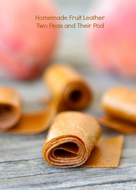 How to make Homemade Fruit Leather | Two Peas and Their Pod (www.twopeasandtheirpod.com) #recipe Homemade Fruit Leather, Fruit Leather Recipe, Fresh Fruit Recipes, Fruit Roll, Fruit Leather, Fruit Roll Ups, Peach Fruit, Apple Fruit, Dehydrator Recipes