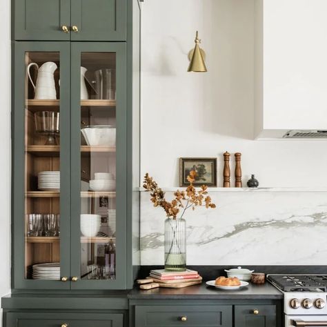 75 Kitchen with Green Cabinets and Black Countertops Ideas You'll Love - April, 2024 | Houzz Glass Kitchen Cabinet Doors, Cabinets With Glass Doors, Upper Kitchen Cabinets, Shaker Kitchen Cabinets, Green Kitchen Cabinets, Classic Kitchen, Home Luxury, Green Cabinets, Transitional Kitchen