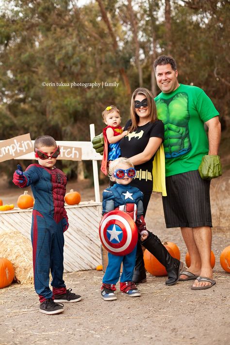 Halloween Costumes    Erin Takua Photography Superhero Family Costumes, Halloween Mini Session, Superhero Halloween Costumes, Superhero Family, Clever Halloween Costumes, Costumes Diy, Hallowen Costume, Superhero Birthday Party, Hero Costumes