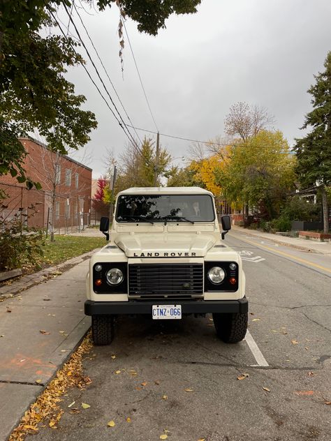 Land Rover fall car Old Land Rover, Defender Car, Land Rover Defender, Range Rover, Land Rover, Dream Cars, Suv Car, Cars, Cream