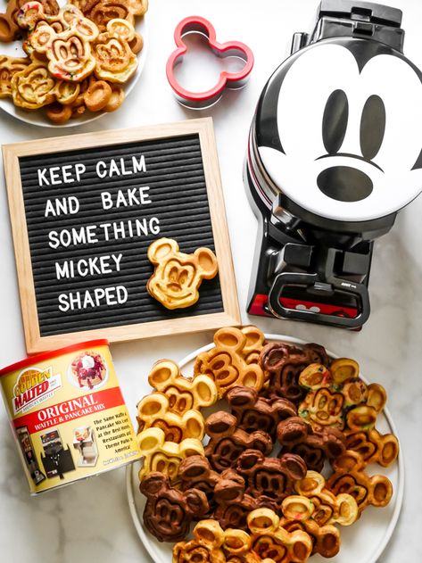 Mickey Waffle Bar, Disney Waffle Recipe, Mickey Mouse Shaped Food, Disney Christmas Food, Mickey Mouse Waffles, Mickey Waffle Recipe, Disney Waffles, Mickey Desserts, Mickey Food