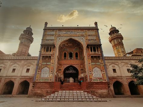 Masjid Wazir Khan, Sun Photos, Sun Photo, Design Living, Living Design, Interior Design Living Room, Barcelona Cathedral, Living Room Designs, The Outsiders