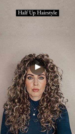 Half Up Hairstyle, Kim Hair, Hair Pony, Curly Hair Styles Easy, Hairdo For Long Hair, Trending Hairstyles, Half Up Hair, Curly Hairstyles, Curly Girl