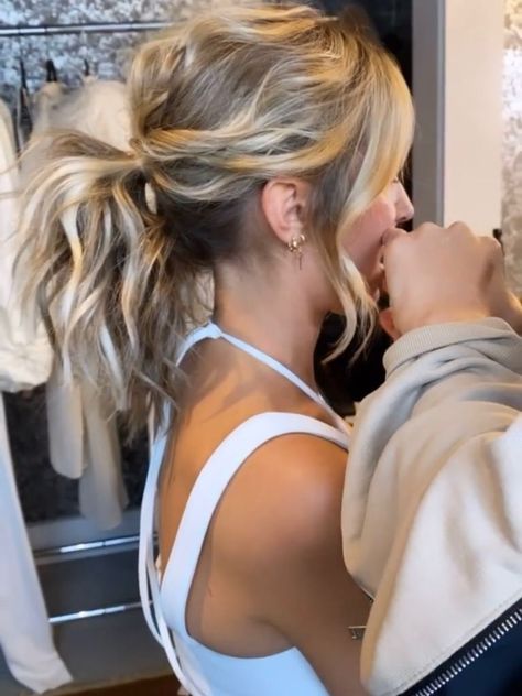 Kristin Cavallari Ponytail, Kristin Cavallari Hair 2023, Kristin Cavallari Hair, Bridesmaid Ponytail, Wedding Ponytail Hairstyles, Prom Hair Up, Fancy Ponytail, Bridesmaid Hair Ponytail, Kristen Cavallari