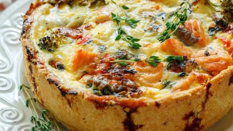 Leftover Salmon Recipes, Filet Mignon Chorizo, Salmon Quiche, Savoury Slice, Broccoli Quiche, Savoury Tarts, Vegetable Quiche, Leftover Salmon, Savoury Pies