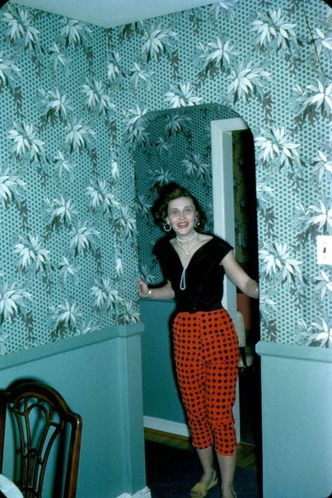 1950s House, Outfits Black, Family Photo Outfits, Vintage Life, 1950s Fashion, Vintage Pictures, 1950s Vintage, Vintage Photographs, The 1950s