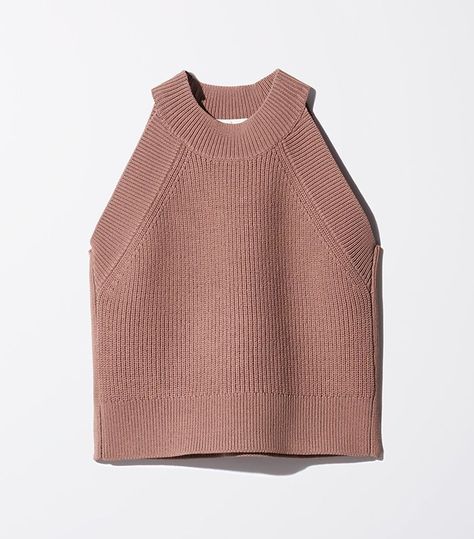 Chica Punk, Spring Knitwear, Summer Knit Tops, French Women Style, Camila Morrone, Minimalist Fashion Women, Age 30, Knitwear Fashion, Knit Tank Top