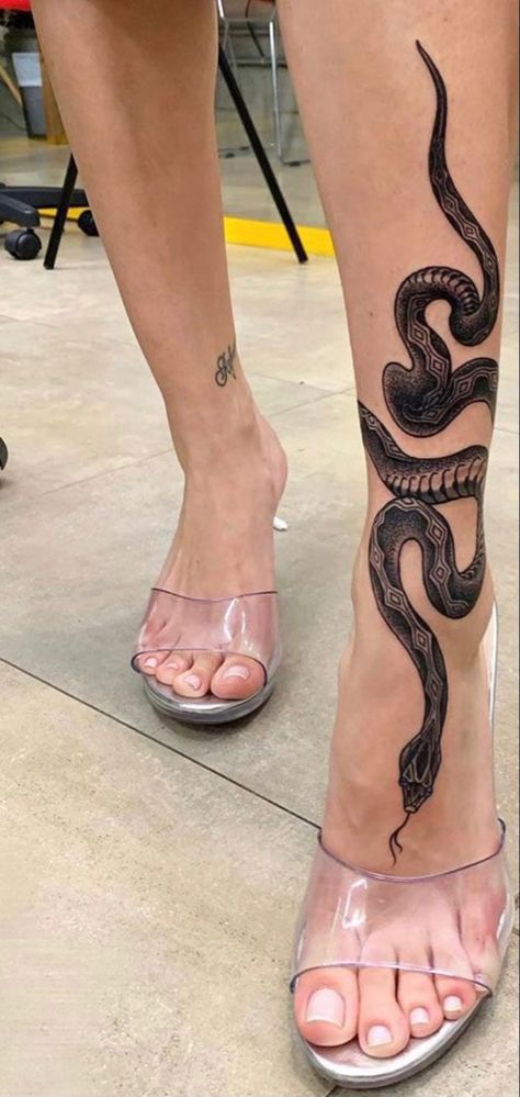 Snake Around Ankle Tattoo, Snake Wrapped Around Leg Tattoo, Wrapped Around Leg Tattoo, Around Ankle Tattoo, Around Leg Tattoo, Snake Ankle Tattoo, Tattoo Bein Frau, Wrap Around Ankle Tattoos, Acab Tattoo