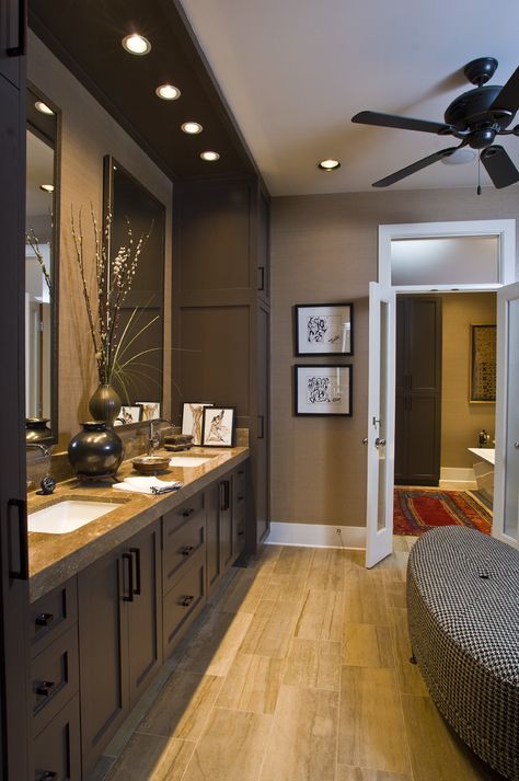 love the vanity Modern Style Decor, Large Bathroom, Dream Bathrooms, Style At Home, Beautiful Bathrooms, The Room, Bathroom Interior, Home Deco, Home Remodeling