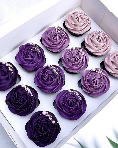 Cupcakes Decoration Purple, Dark Purple Cupcakes, Purple And Red Cake, Purple And Black Cupcakes, Dark Purple Birthday Cake, Purple Birthday Cupcakes, Purple Birthday Party Ideas For Women, Dark Purple Cake, Purple Wedding Cupcakes