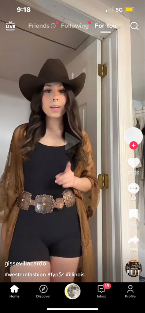 Black Boots Outfit Western, Black Skirt Cowboy Boots Outfit, Mexico Outfit Ideas Rancho, Vaquera Outfit Mexican Dress, Jalisco Outfits, Rancho Fits, Jaripeo Fits, Ootd Vaquero, Vaquera Outfit Mexican