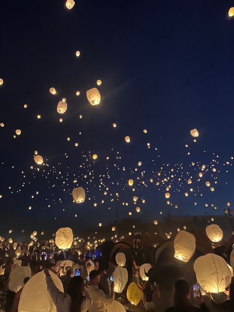 Floating Lanterns, Floating Lights, Lantern Festival, In Another Life, Dream Lifestyle, Teenage Dream, Future Life, Pretty Places, Summer Aesthetic