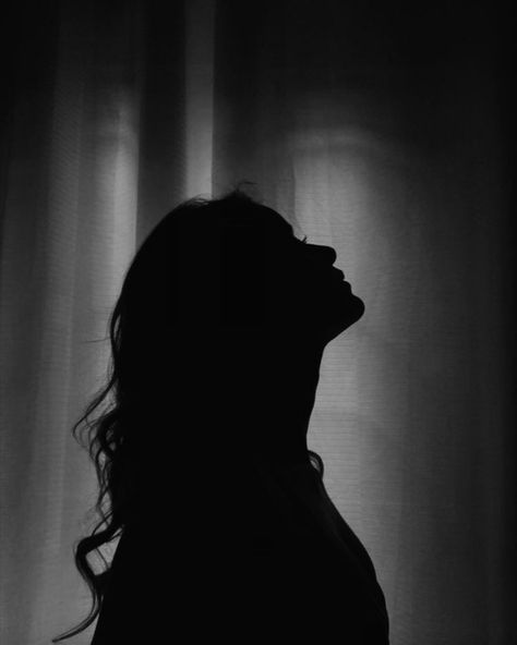 Shadow Woman Aesthetic, Women Shadow Silhouettes, Black Shadow Aesthetic, Woman Shadow Aesthetic, Shadow Woman Art, Girl Silhouette Aesthetic, Shadow Photos Aesthetic, Shadow Silhouette Aesthetic, Woman Silhouette Aesthetic