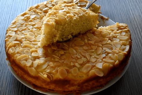 Almond Flour Ricotta Cake, Ricotta Lemon Cake, Italian Lemon Ricotta Cake, Almond Ricotta, Ricotta Recipe, Lemon Ricotta Cake, Almond Flour Cakes, Italian Cakes, Ricotta Recipes