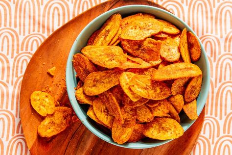 Plantain Chips Homemade Wheat Crackers, Plantain Chips Label Design, Plantain Chips Packaging Design, Plantain Chips Photography, Fried Plantain Chips Recipe, Plantain Chips Packaging, Baked Plantain Chips, Cheddar Crackers, Awesome Appetizers