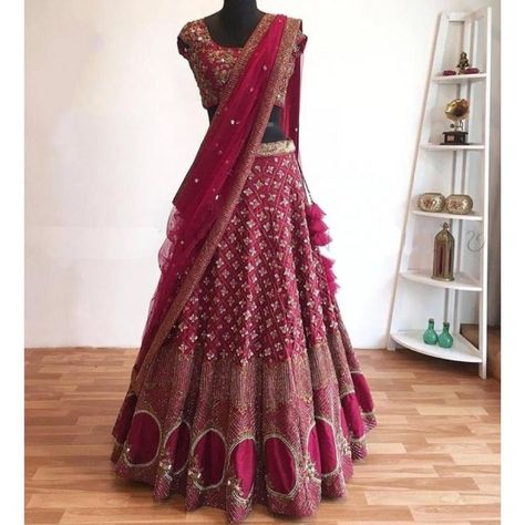 Latest Bridal Lehenga Designs, Mermaid Ideas, Latest Bridal Lehenga, Indian Lehenga Choli, Wedding Lehenga Designs, Lehnga Dress, Indian Bride Outfits, Bridal Lehenga Collection, Designer Bridal Lehenga