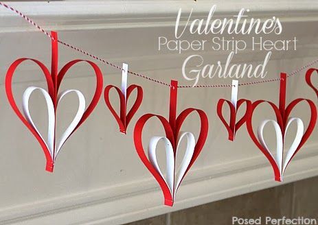 30 Fabulous Valentine�s Crafts, Recipes, Free Printables and More! Saint Valentin Diy, Valentines Bricolage, Diy Valentine's Day Decorations, Happy Hearts Day, Diy Valentines Decorations, Valentine Projects, Heart Garland, Paper Hearts, Valentine Fun