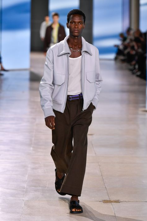 Hermès Spring 2025 Men's Runway, Fashion Show & Collection Review [PHOTOS] Paris Fashion Week Men, Men Fashion Week, Hermes Fashion, Menswear Runway, Men Fashion Show, Show Collection, Mens Fashion Inspiration, Hermes Men, June 2024