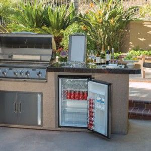 3 Good Things To Know About Outdoor Refrigerators | 3GoodOnes.com Diy Grill Island, Garden Gazebos, Outdoor Grill Island, Diy Patio Ideas, Refrigerator Kitchen, Island Storage, Outdoor Fridge, Patio Grill, Diy Grill