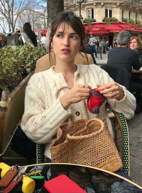 Damas Style, Jeanne Damas Style, Style Parisienne, Parisian Chic Style, Jeanne Damas, French Girl Style, French Girls, French Chic, Parisian Chic