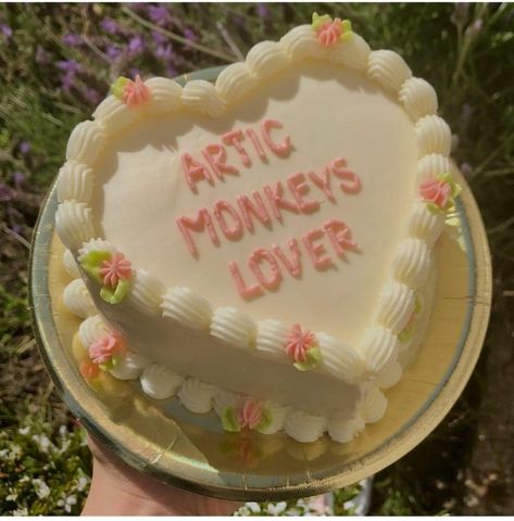 Arctic Monkeys Cake Ideas, Tyler The Creator Themed Birthday Party, Arctic Monkeys Cake, Monkey Birthday Cakes, Record Cake, Music Cake, Monkey Cake, Monkey Gifts, Money Cake