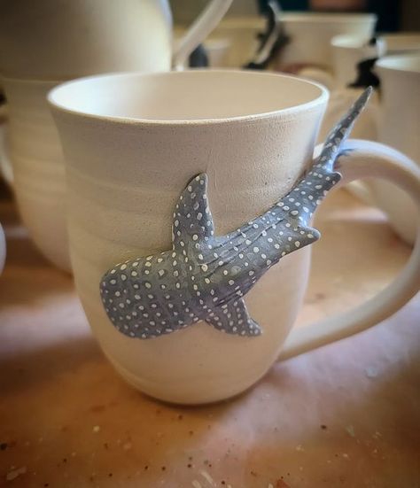 Shark Mug Pottery, Ceramics Ideas Pottery Animals, Ceramic Ocean Animals, Fish Mug Ceramics, Whale Shark Pottery, Whale Shark Ceramic, Ocean Themed Pottery, Stingray Ceramic, Clay Work Ideas