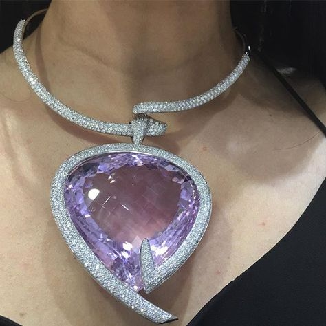 @cerronejewellers Boutique Launch in #Melbourne and this 600ct Amethyst is simply breathtaking! Cocktail Necklace, Dope Jewelry Accessories, Neck Pieces Jewelry, Fancy Jewellery Designs, Diamond Jewelry Designs, Neck Jewellery, Expensive Jewelry, Amethyst Jewelry, Exclusive Jewelry