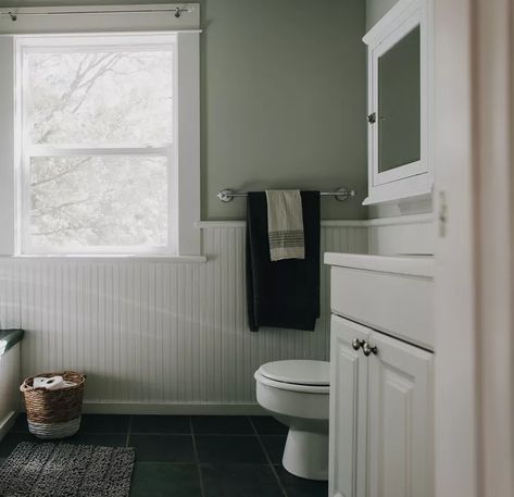 14 Over the Toilet Storage Ideas That Are Actually Chic Beadboard Bathroom Ideas, Northwest Interior Design, Toilet Storage Ideas, Master Toilet, Black Bathroom Hardware, Beadboard Bathroom, Over Toilet Storage, Over Toilet, Bead Board