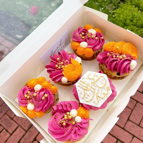 Pink And Orange Cupcake Ideas, Diwali Cupcake Ideas, Dholki Cupcakes, Eid Mubarak Cupcakes, Eid Cupcakes Ideas, Mehendi Cupcakes, Sunset Cupcakes, Hens Cookies, Pink And Orange Cupcakes