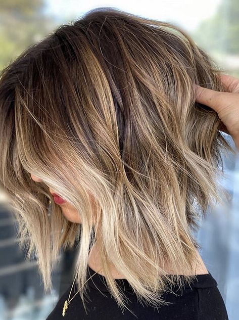 Angled Balayage Bob Hairstyles Balayage, Balayage Short, Blonde Balayage Highlights, Short Ombre Hair, Short Dark Hair, Bronde Balayage, Shorter Hair, Short Brown Hair, Balayage Ombre