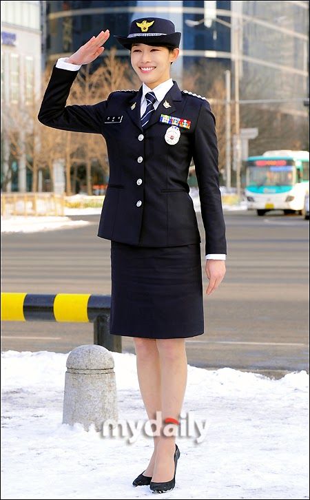 Women In Tie, Female Police Officers, Police Uniform, Tights And Heels, Women's Uniforms, Police Uniforms, Police Women, Fashion Photography Inspiration, Military Police