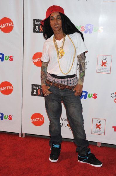 Celebrity Halloween Costume Famous Rapper Costumes, 2000 Rapper Costume, Famous Singer Halloween Costume, Lil Wayne Costume, Celebrity's Halloween Costumes, 90s Rapper Halloween Costume, Cardi B Costume, Rapper Halloween Costume, Female Rapper Costume