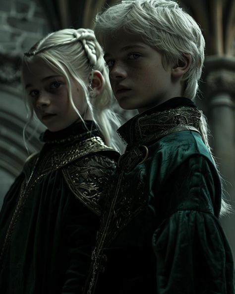 Jaehaera, Jaehaerys and Maelor, Children of Aegon II Targaryen and Helaena Targaryen | Instagram Aegon Ii Targaryen, Daena Targaryen, Targaryen House, Helaena Targaryen, Aemond Targaryen, Targaryen Art, Targaryen Aesthetic, Gra O Tron, House Of The Dragon