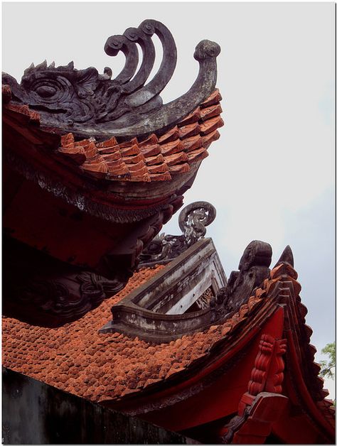 Temple of Litterature, Hanoi, Vietnam par Howard Somerville Vietnamese Temple, Vietnamese Architecture, Vietnam Culture, Vietnamese Culture, Vietnam Backpacking, Beautiful Vietnam, Vietnam Fashion, Vietnam History, Visit Vietnam