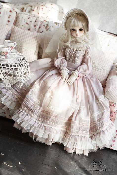 Gaun Abad Pertengahan, Bjd Shop, Bjd Dolls Girls, Set Clothes, Doll Aesthetic, Ball Jointed Doll, Realistic Dolls, Victorian Dolls, Doll Costume