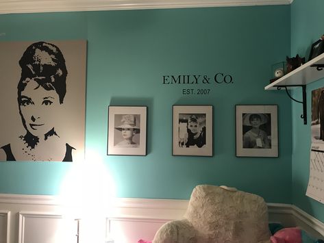 Tiffany And Co Bathroom Ideas, Tiffany And Co Room Ideas, Tiffany Decor Home, Tiffany Bedroom Ideas, Tiffany And Co Room Decor, Tiffany Room Decor Ideas, Tiffany Blue And Pink Bedroom, Tiffany And Co Bedroom Ideas, Tiffany Blue Accent Wall