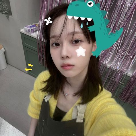 aespa winter giselle karina ningning pfp icon icons port ulzzang tomboy boyish girl gretty yellow dinosaur Ulzzang Tomboy, Ningning Pfp, Yellow Dinosaur, Kim Winter, Giselle Karina, Boyish Girl, Winter Giselle, I Love Winter, Asian Eye Makeup