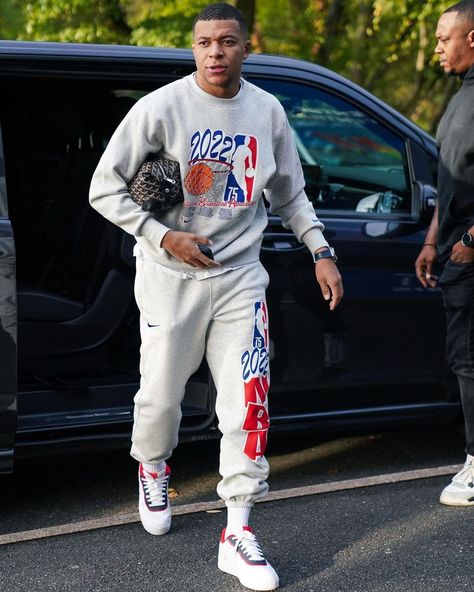 Kylian Mbappe Outfit from November 1, 2022 | WHAT’S ON THE STAR? Kylian Mbappe Outfit, French Football Players, Led Room, Bag Nike, Toilet Bag, Save Outfits, Pants Nike, Kylian Mbappe, Orange Outfit