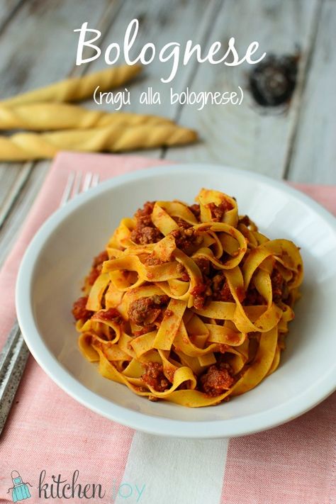 Bolognese Sauce Authentic, Carne Adobada, Meat Ragu, Bolognese Sauce Recipe, Ragu Recipe, Slow Cooked Meat, Meat Pasta, Bolognese Sauce, Spread Recipes