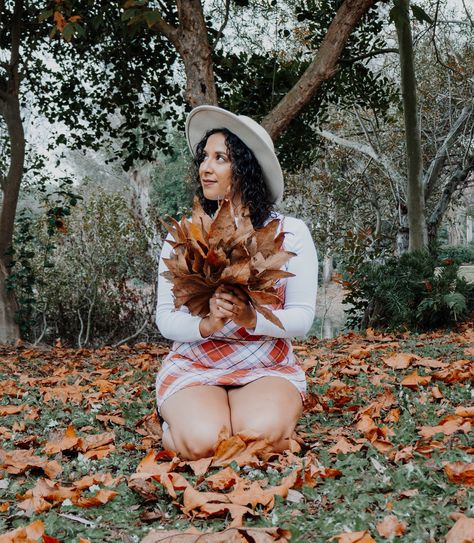 A very cute fall photoshoot… 🍁😌 I’ve always loved fall season… it’s so beautiful ✨ …. ……. Thanks to Nessa for trusting in me for this shoot 🫶🏼 She was one of the winners from the raffle ☺️ …….. …… ….. ……. …. #fall #fallstyle #fallphotography #fallphotoshoot #fallminisessions #orangecounty #orangecountyphotography #orangecountyphotographer #photooftheday #photography #photoshoot Fall Theme Photoshoot, Theme Photoshoot, Fall Mini Sessions, Fall Theme, Photoshoot Inspo, Fall Photoshoot, Autumn Photography, Autumn Theme, Orange County