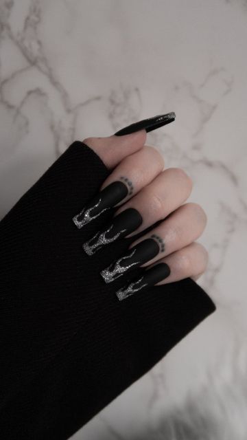 Black And Silver Nail Art Designs, Acrylic Nails Black Glitter, Matte Black And Glitter Nails, Goth Matte Nails, Matte Black Nails With Glitter, Black With Silver Nails, Black Nails With Silver Design, Black Matte Nails With Glitter, Nails Acrylic Spooky