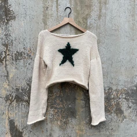 Crochet Star Jumper, Crochet Star Sweater, Star Jumper, Mane 6, Pattern Outfits, Crochet Star, Star Motif, Crochet Stars, Star Sweater