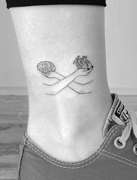 Brain Tattoo, Linework Tattoo, Small Girl Tattoos, Heart Tattoo Designs, Memorial Tattoos, Tattoo Trends, Simplistic Tattoos, Trendy Tattoos, Small Tattoo